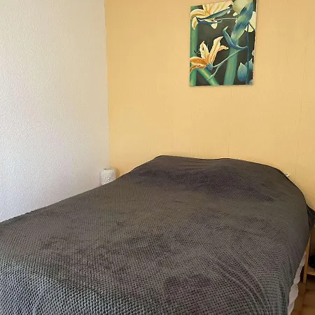 Appartement T2 Avec Ascenseur, Parking Proche - Fr-1-702-21 *